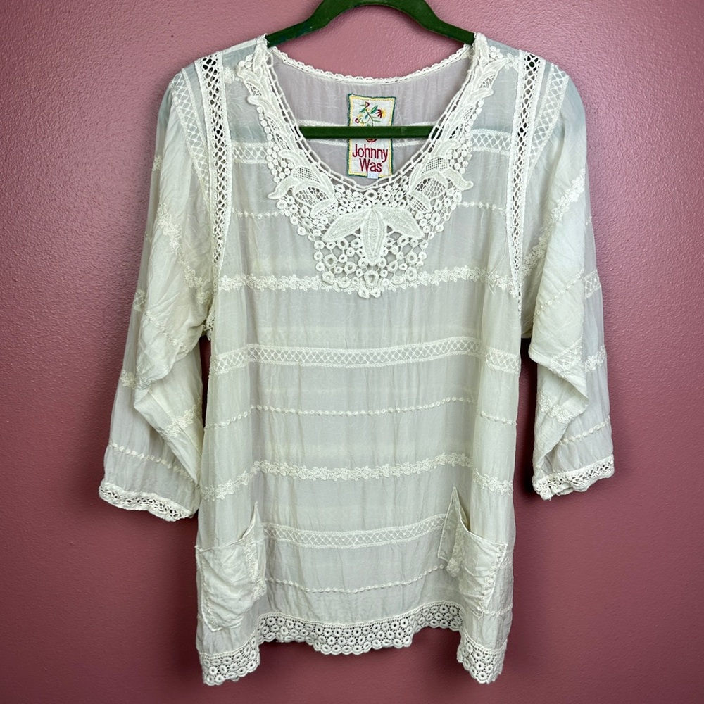 Johnny Was ivory embroidered blouse size medium lace detail at neckline